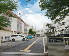 越谷市立蒲生小学校 徒歩8分(約610m)