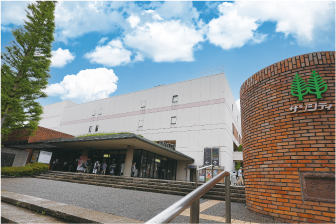 サンシティホール 徒歩10分(約730m)